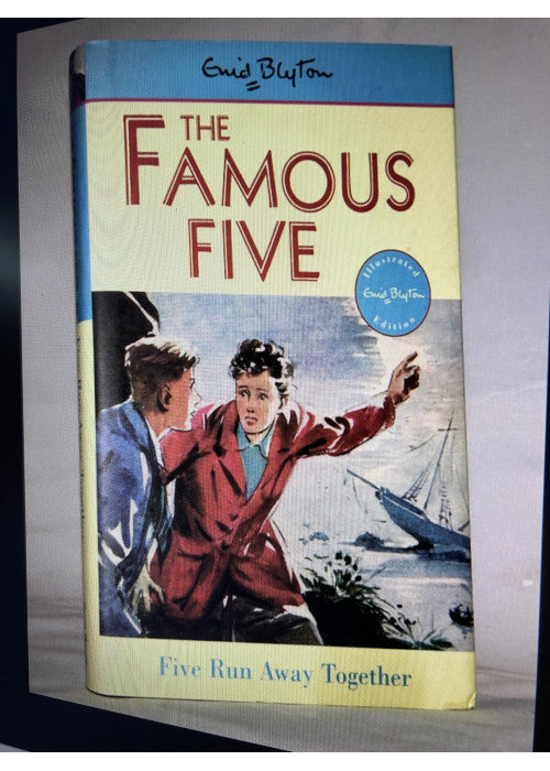 Five Run Away Together: 3 (The Famous Five Series I)