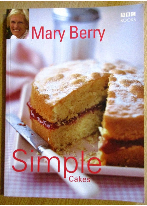 Simple Cakes: Mary Berry (E)